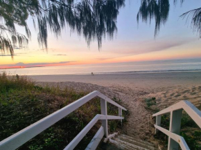 Rosalynda- Luxury Beachfront 3 BR Townhouse, Hervey Bay